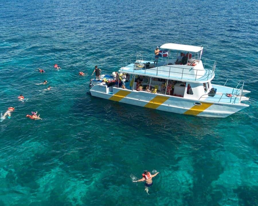 Punta Cana: Catalina Island Trip with Snorkeling