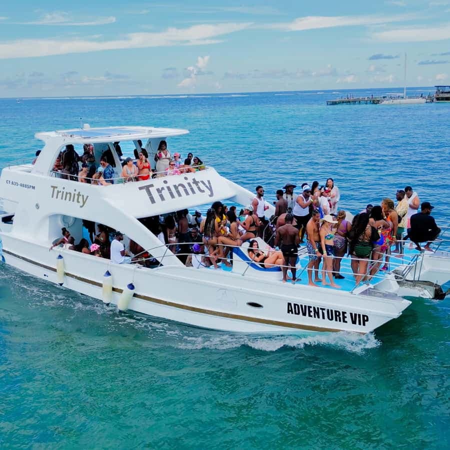 Punta Cana: Party Boat with Snorkeling, Booze And Hip Hop