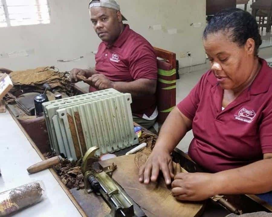 Punta Cana: Don Lucas Cigar Factory & Rum Tour with Pickup