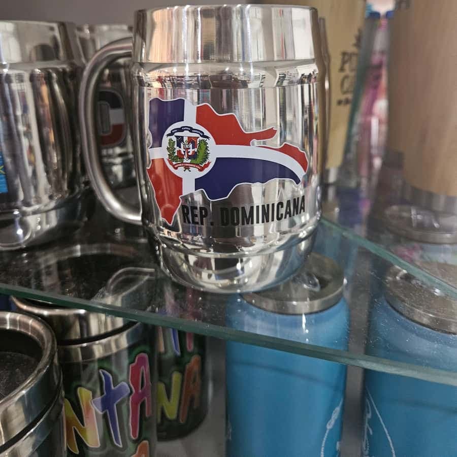 Punta Cana: Souvenir Shopping Tour with Traditional Tastings