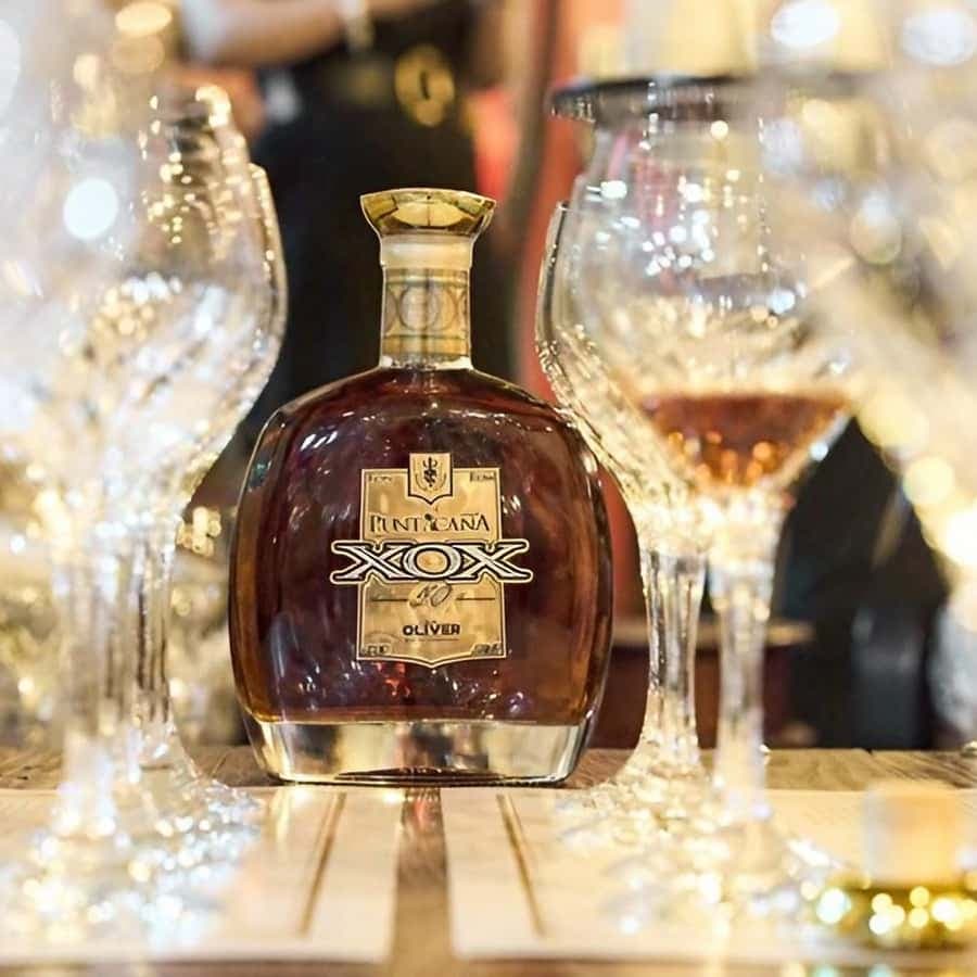 Punta Cana : Premium Rum Tasting & Hand-Rolled Cigar Pairing