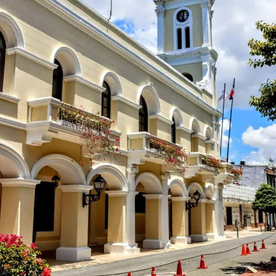 Punta Cana: Santo Domingo Day Trip with Buffet Lunch