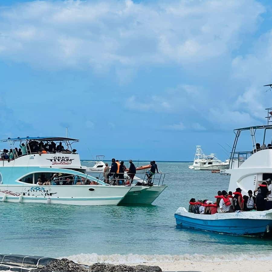 Party Boat From Punta Cana, Open Bar and transportation included