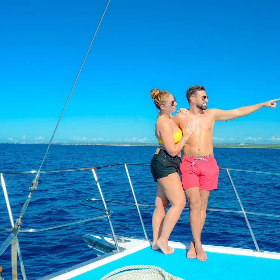 From Punta Cana: Catalina Snorkeling & Altos de Chavon Tour