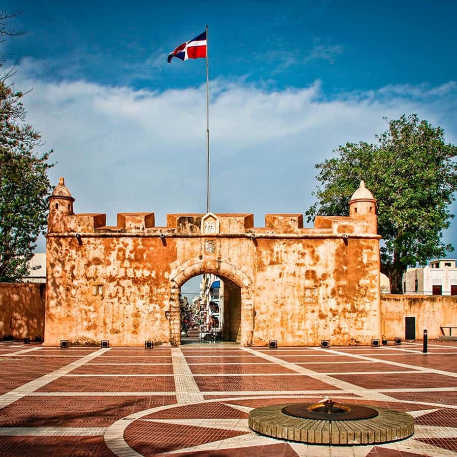 Punta Cana: Santo Domingo Day Trip with Columbus Lighthouse
