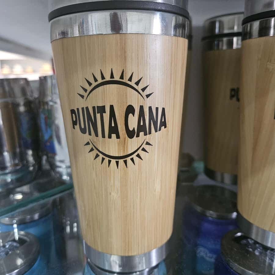 Punta Cana: Souvenir Shopping Tour with Traditional Tastings