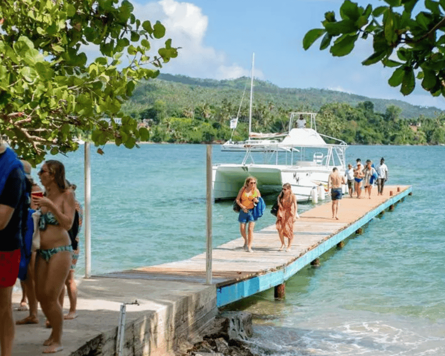 Samaná: Cayo Levantado, Isla Bacardí y la Magnífica Cascada