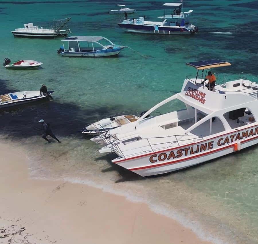 Punta Cana: Private Party Boat Cruise with Drinks and Snacks