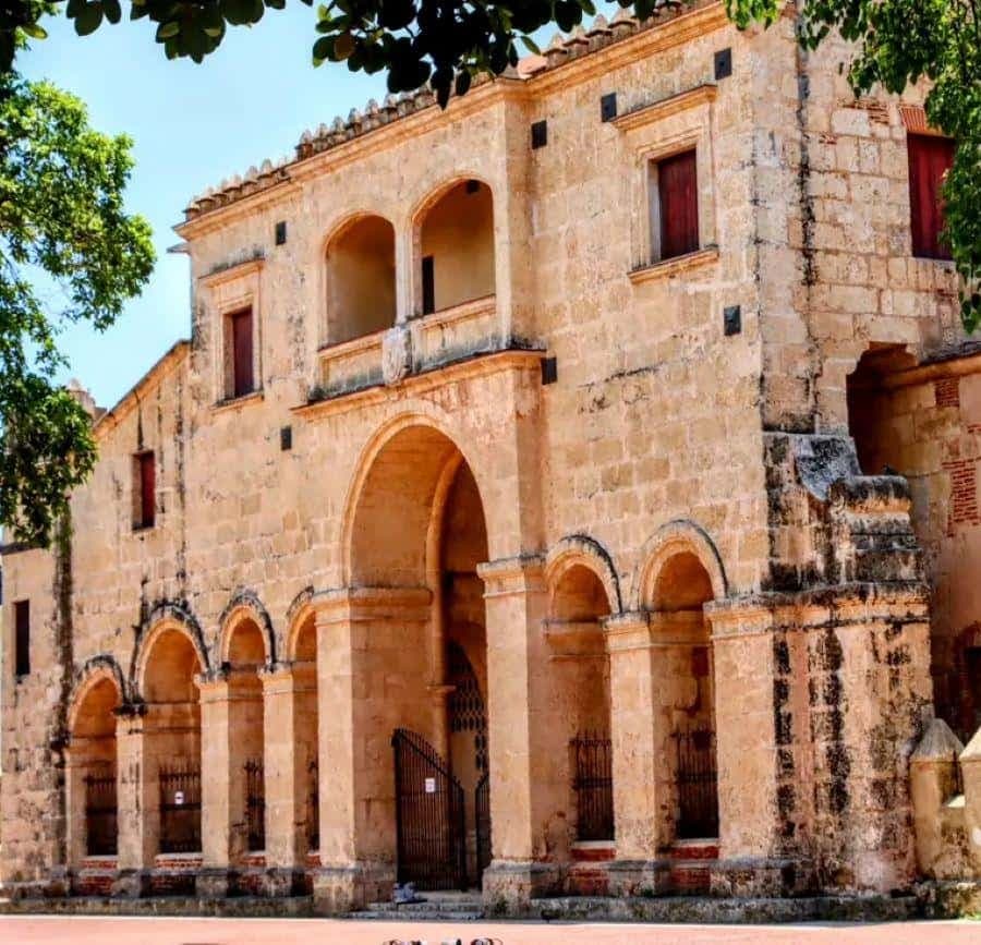 Punta Cana: Santo Domingo Day Trip with Buffet Lunch