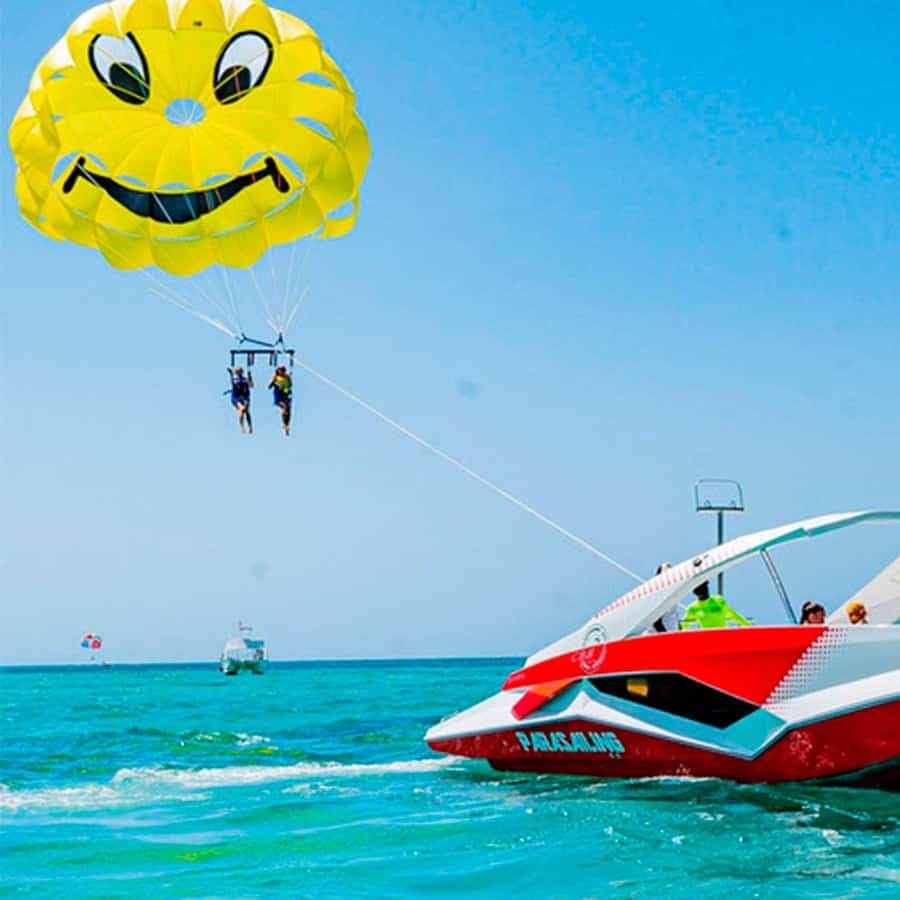 Punta Cana: Boogie Boarding and Parasailing Adventure