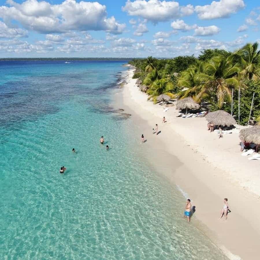 Bayahibe: Catalina Island Snorkeling and Diving Tour