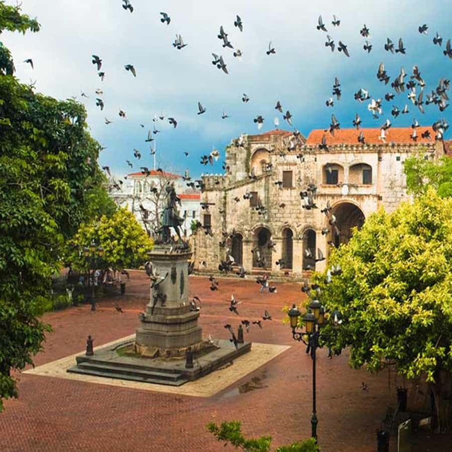 Santo Domingo: Full-Day VIP Tour from Punta Cana
