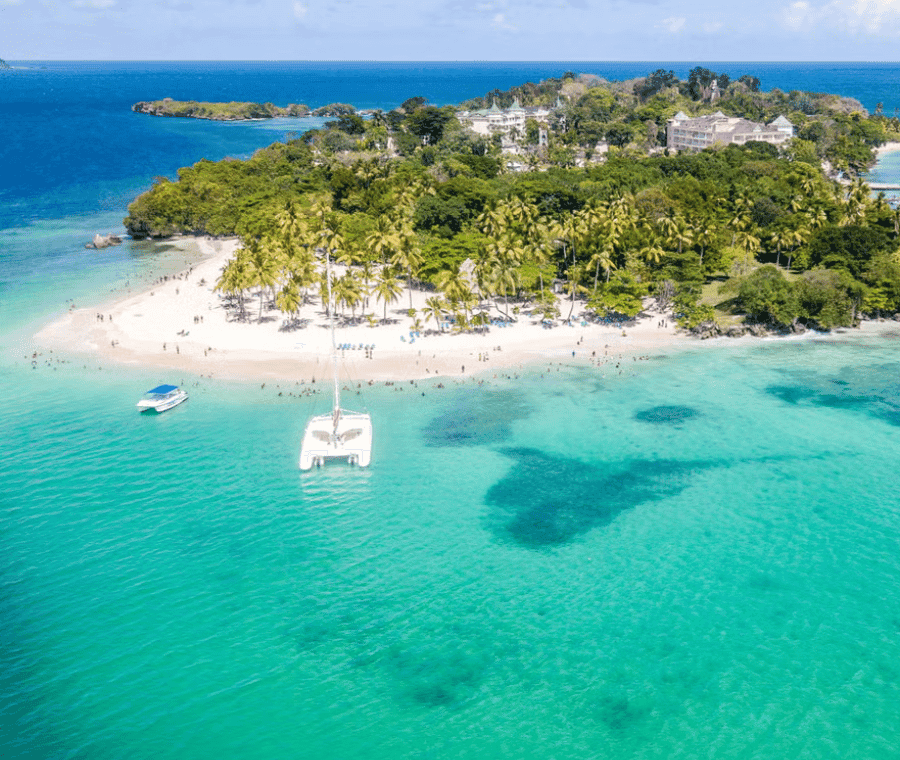 Punta Cana: Samaná Cayo Levantado & El Limón Waterfall Tour