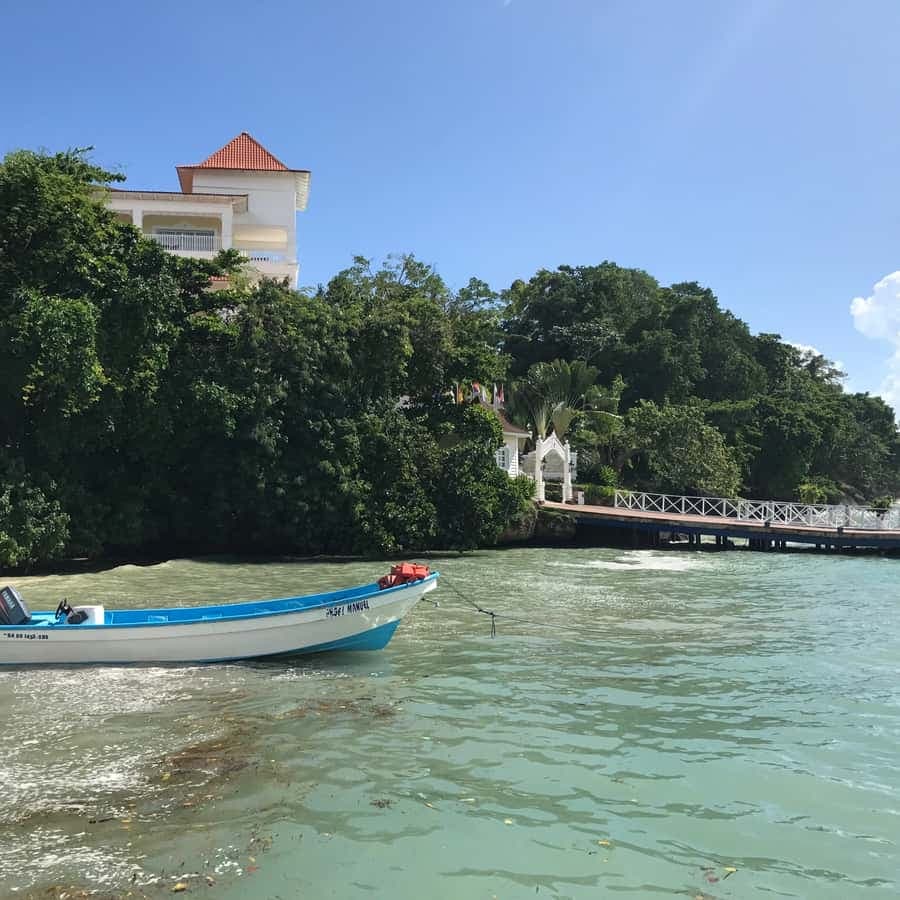 Samana Adventure: Cayo Levantado & El Limón Waterfall combo