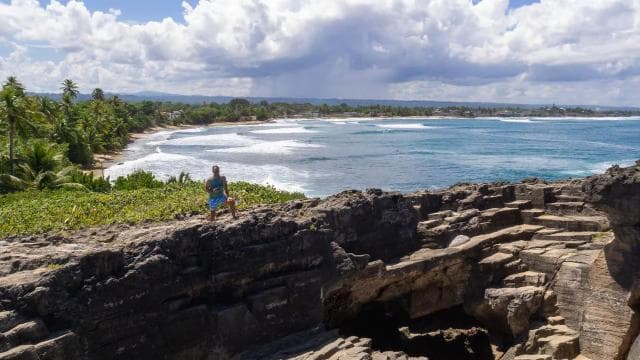 From San Juan: Cave of the Taino Indian Trek and Beach Tour