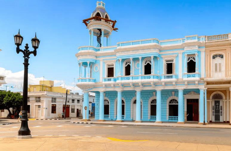Havana to Varadero: Cuba Tour Package