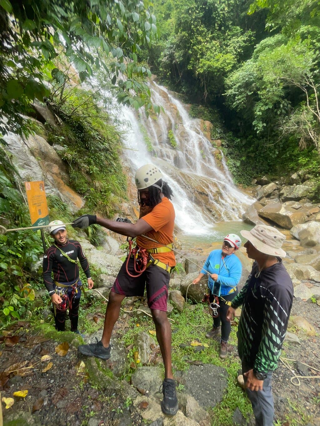 La Cuba WATERFALL RAPPELLING and La Planta GIANT NATURAL POOL from MEDELLIN