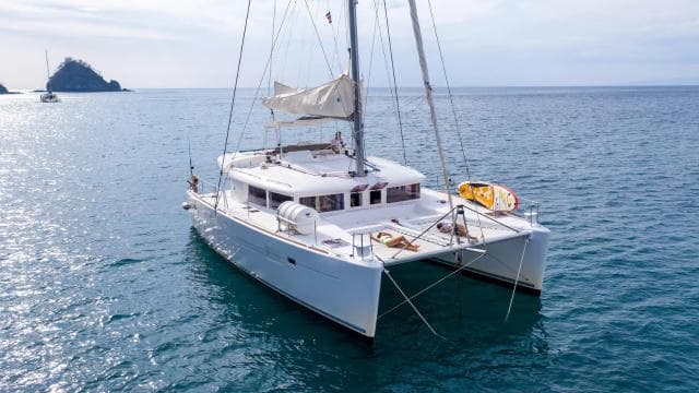Guanacaste: Catamaran Sunset Sail Cruise & Snorkeling