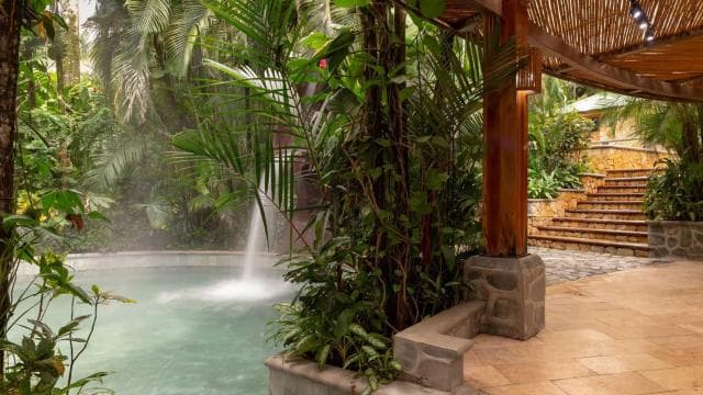 San Jose: Arenal Volcano and Baldi Hot Springs Day Trip