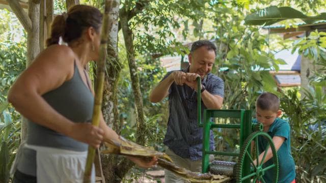 La Fortuna: Small Group Half–Day Campesino Farm Experience