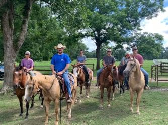 El Limón: Waterfall Horseriding Tour with Lunch