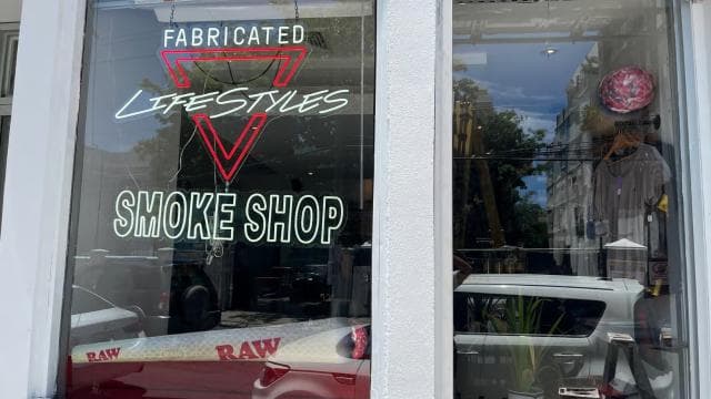 San Juan: Smoke shops adventure smoke friendly