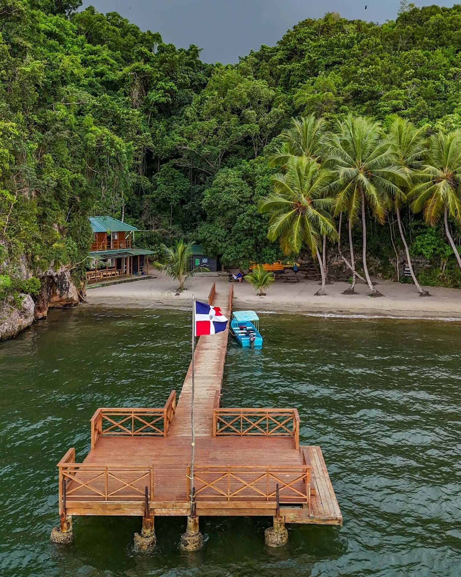 Los Haitises to Samaná One-Way Catamaran Tour | Cayo Levantado