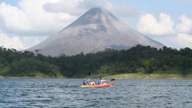 La Fortuna: Kayaking in Arenal Lake - Unique Volcano View
