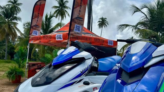 Hydroventure Luquillo: 1HR Guided Jet Ski Tour Las Picuas