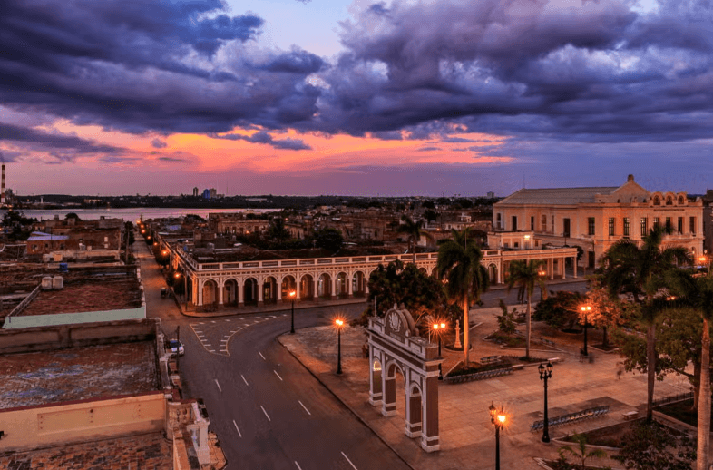 Cienfuegos Evening Tour with Dinner