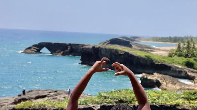 Puerto Rico: Cueva del Indio, Waterfalls, & Beach Tour