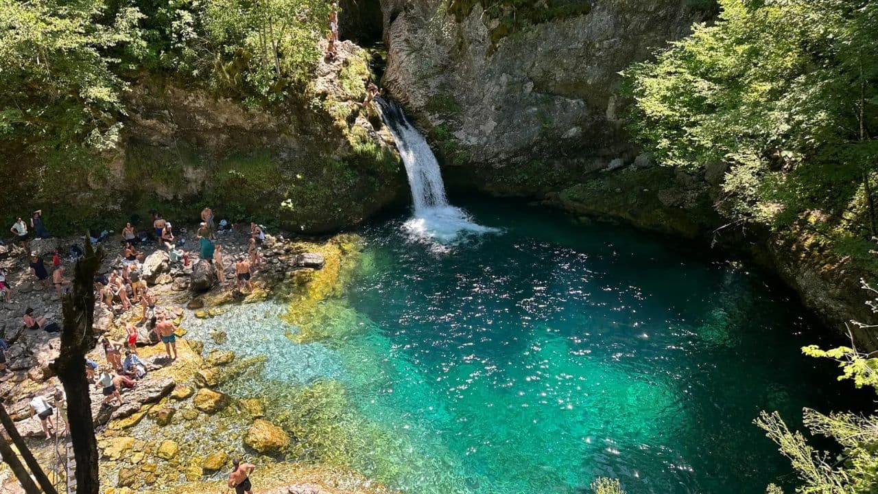 Tour TODO INCLUIDO en Sendero Acuático Cueva de la Virgen